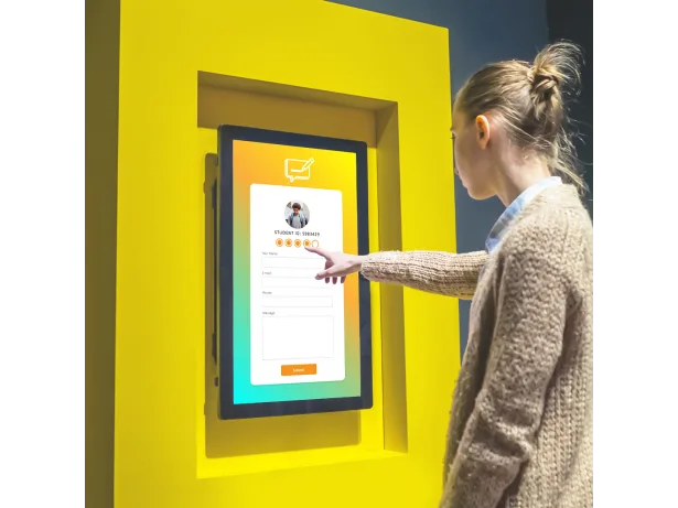 32″ FHD Capacitive Touch Screen